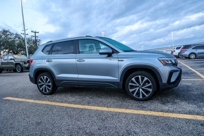 2024 Volkswagen Taos SE