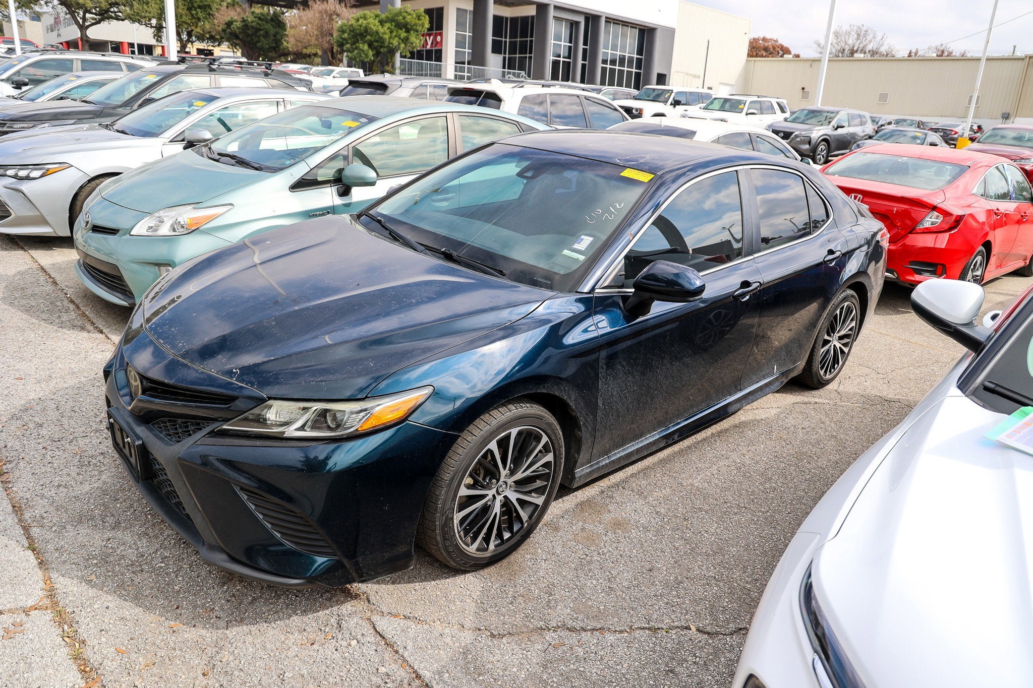 2018 Toyota CAMRY SE