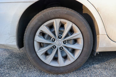 2017 Toyota CAMRY LE