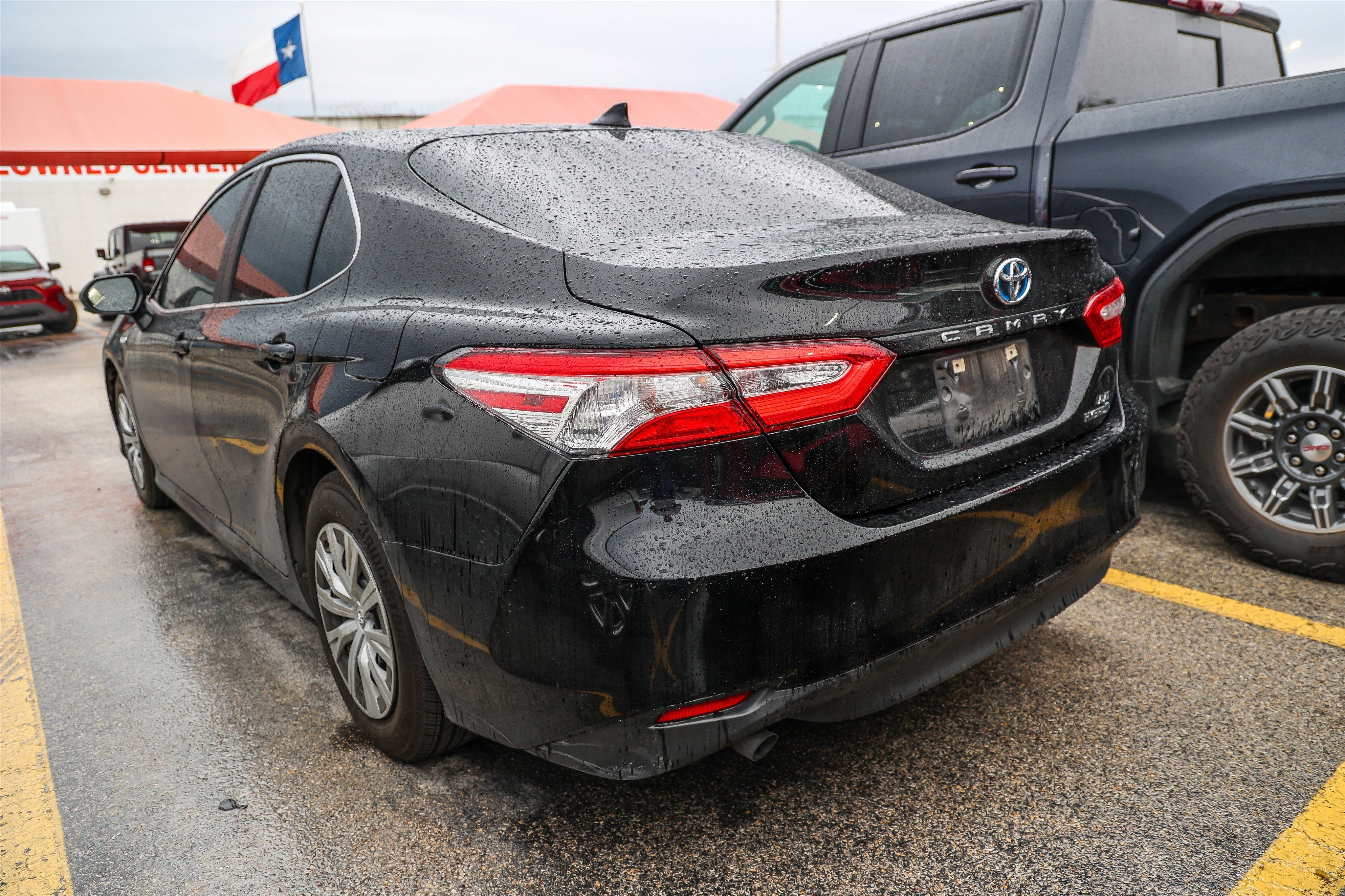 2020 Toyota Camry Hybrid LE