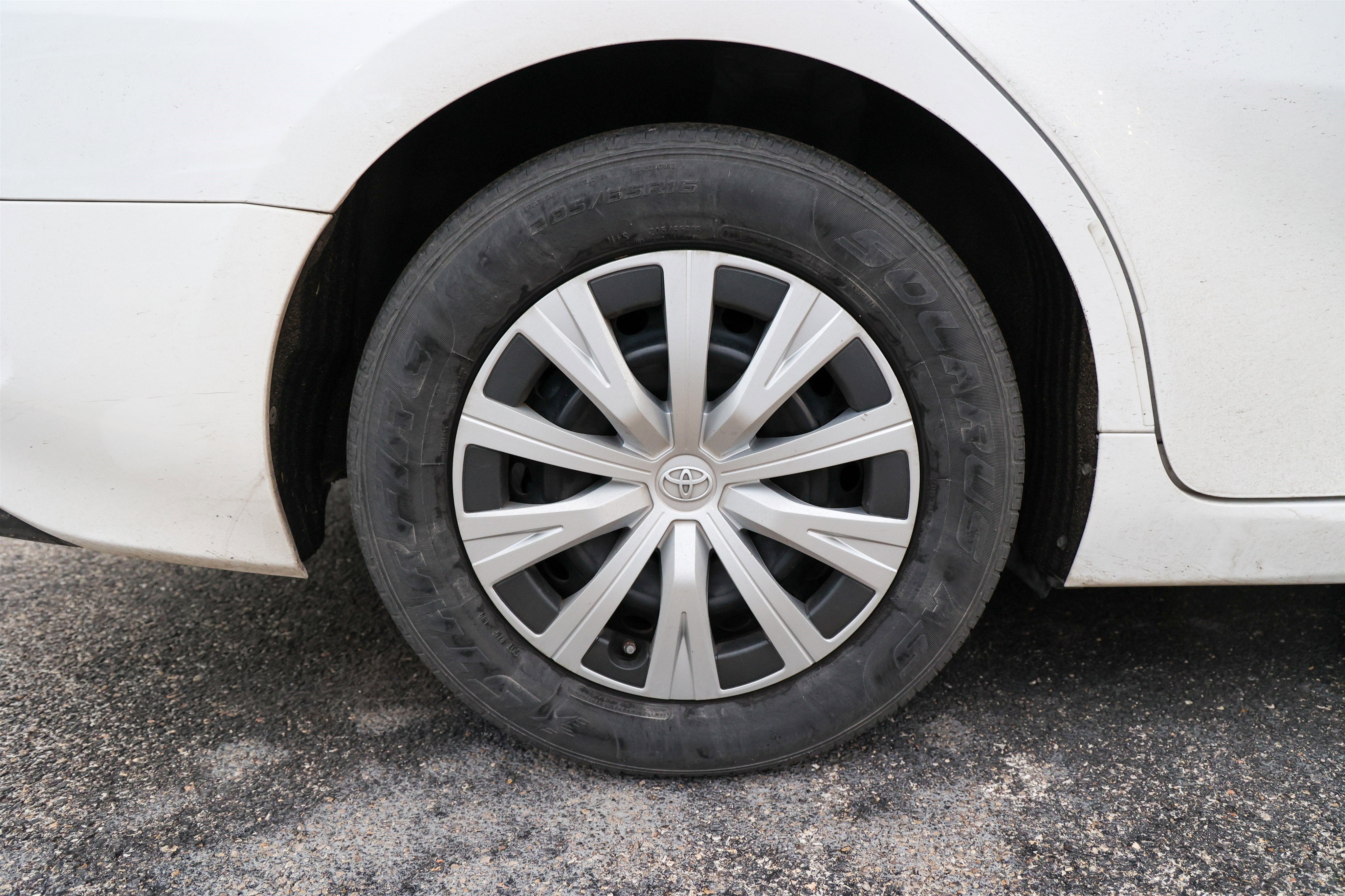 2020 Toyota CAMRY Hybrid LE