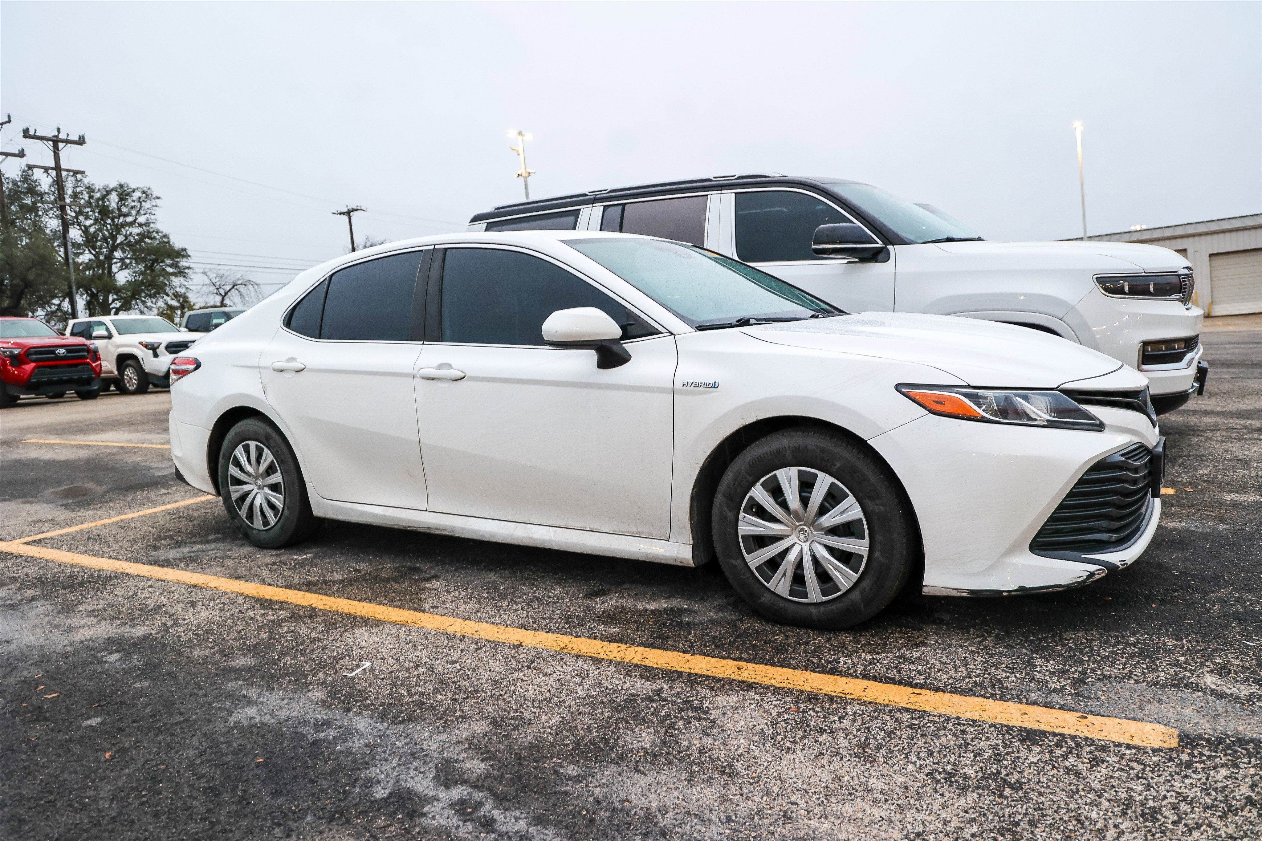 2020 Toyota CAMRY Hybrid LE