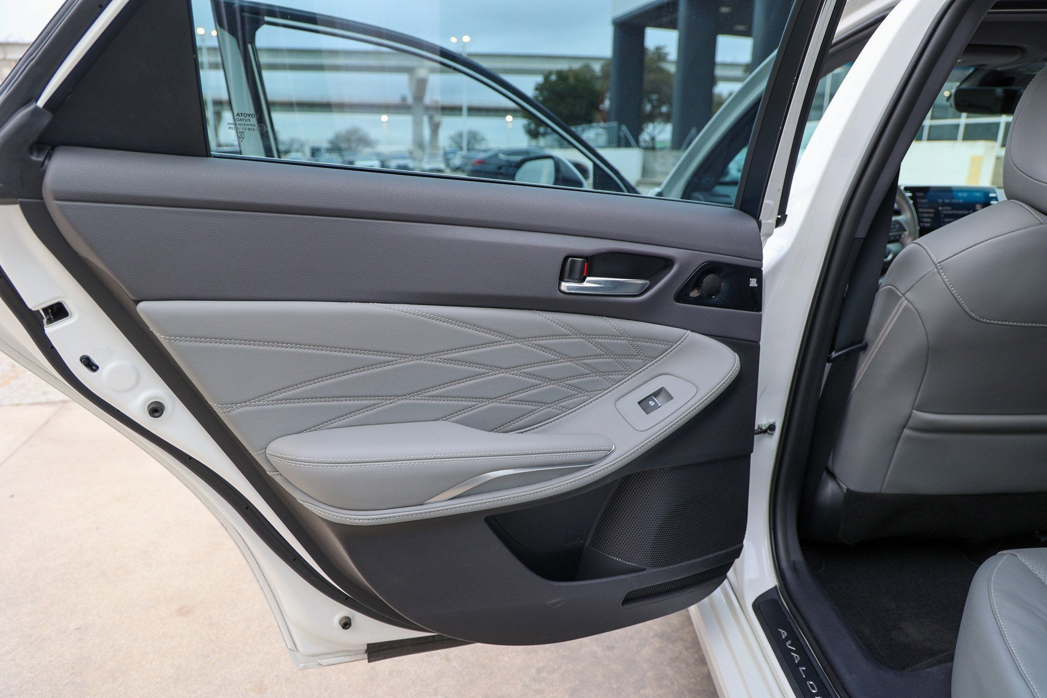 2021 Toyota AVALON Limited