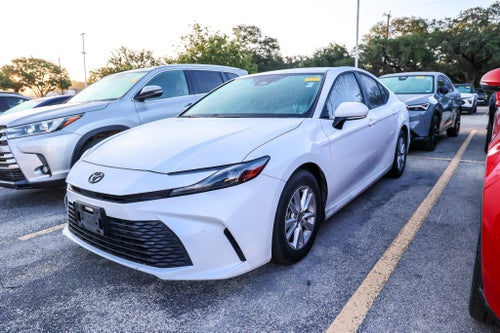 2025 Toyota Camry SE