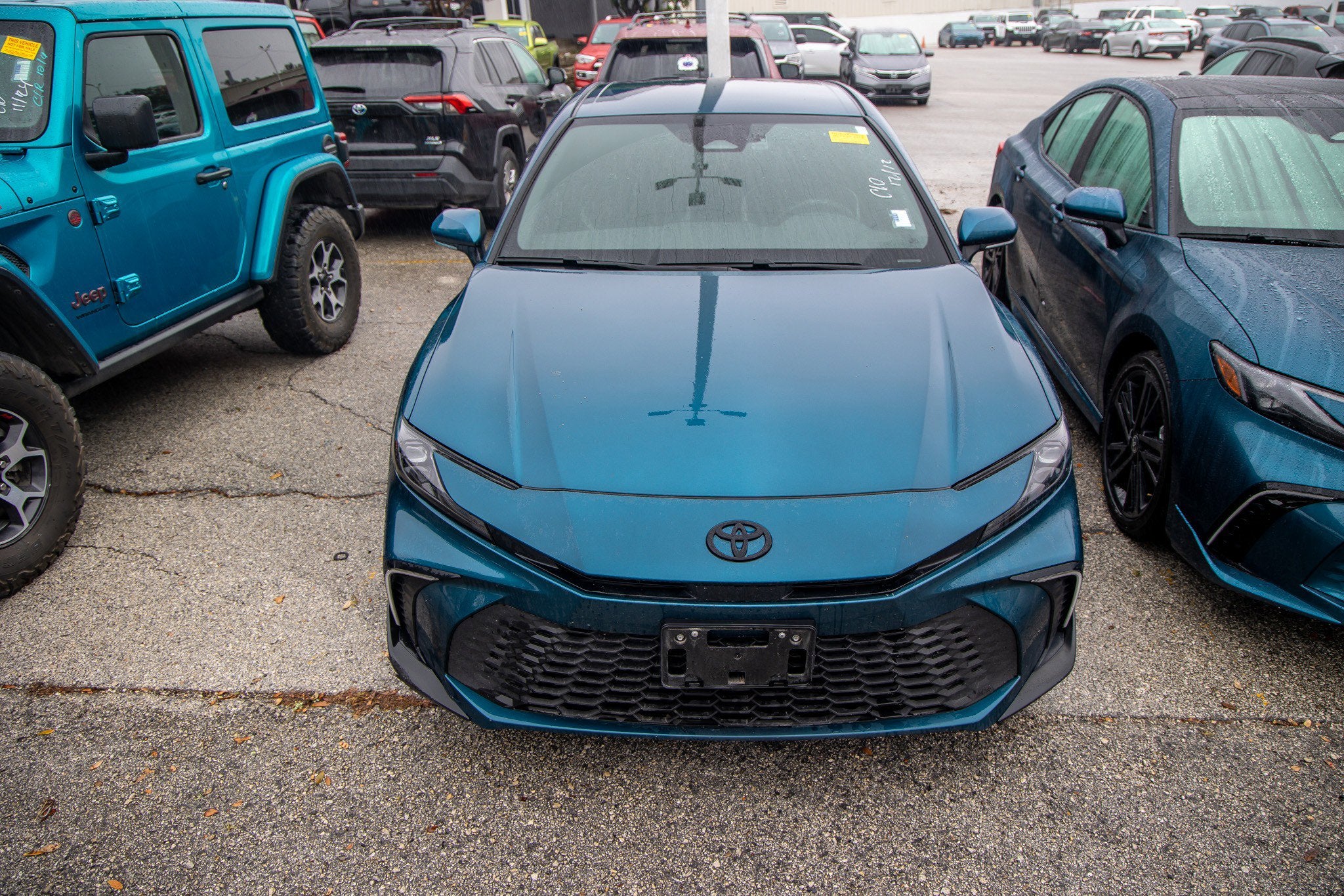 2025 Toyota CAMRY SE