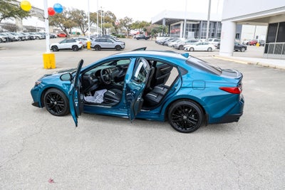 2025 Toyota CAMRY SE