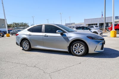 2025 Toyota CAMRY LE