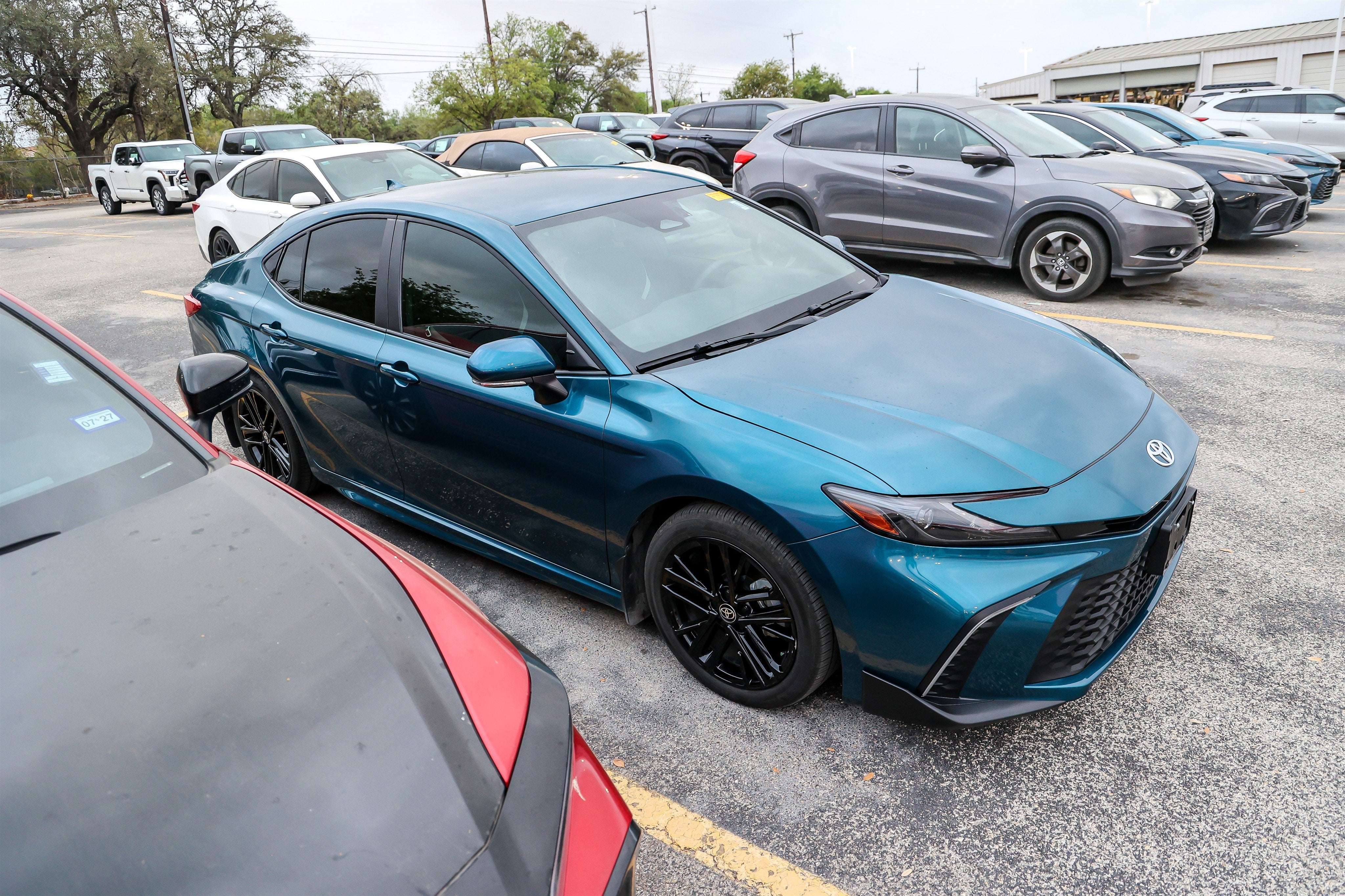 2025 Toyota CAMRY SE