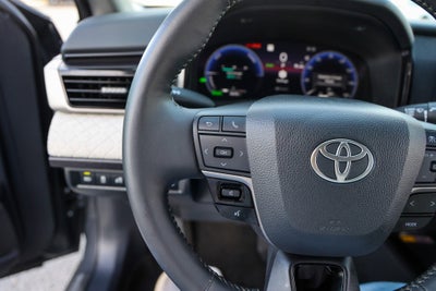 2025 Toyota CAMRY XLE