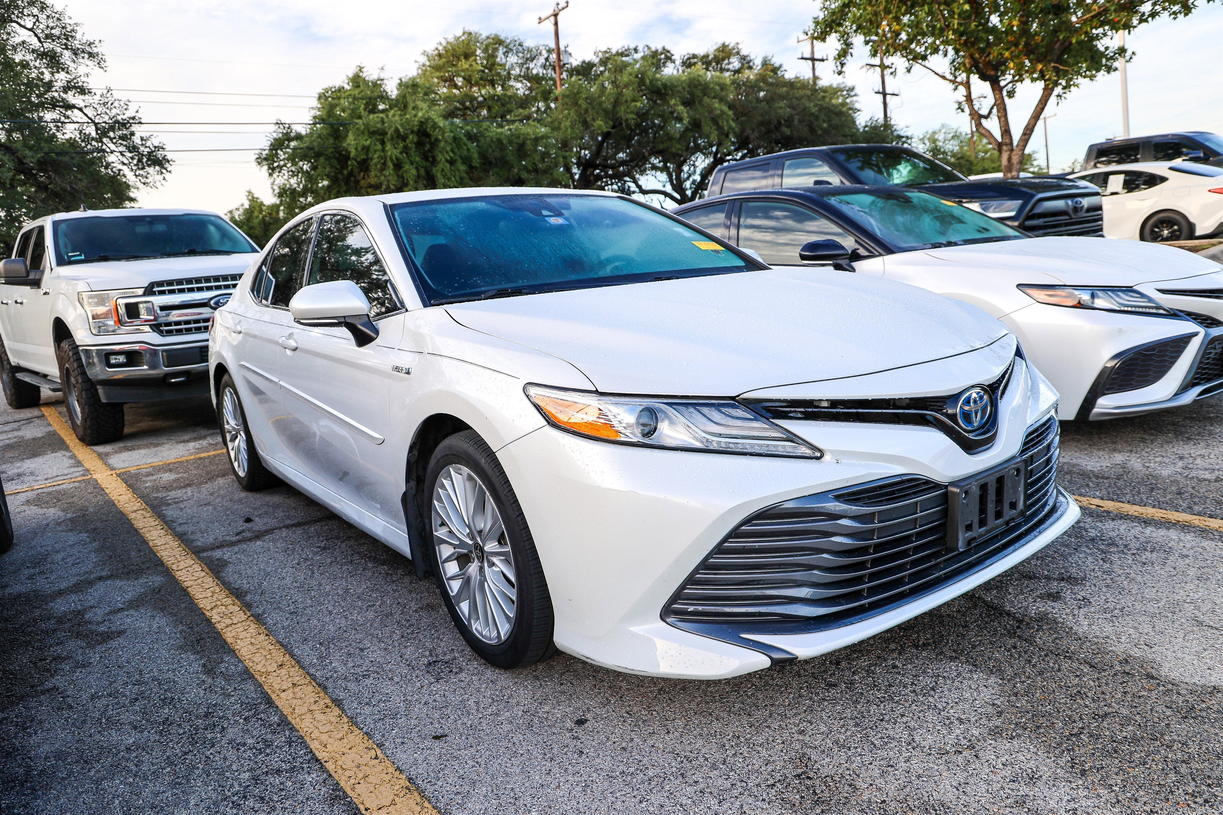 2020 Toyota Camry Hybrid Hybrid XLE
