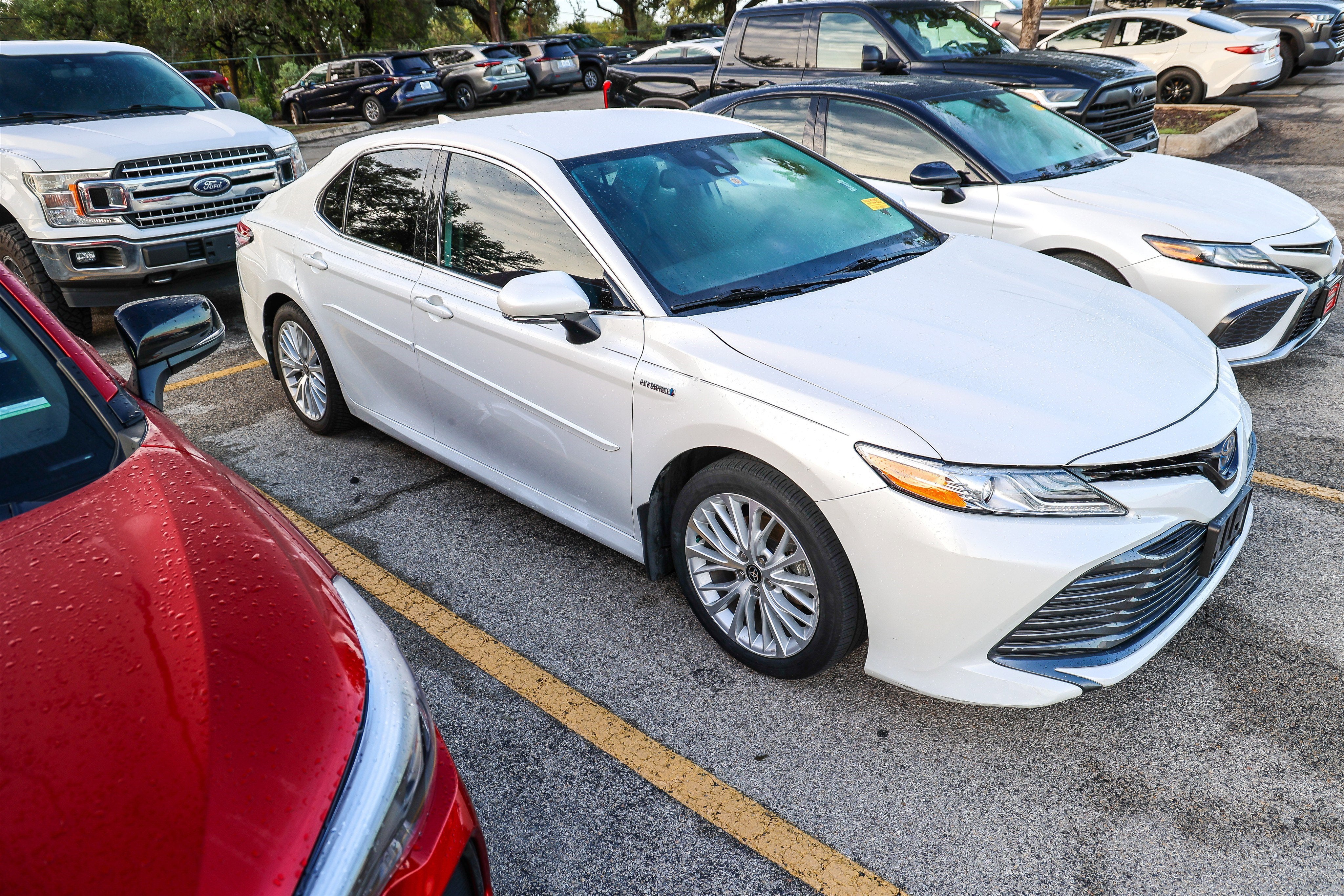 2020 Toyota Camry Hybrid Hybrid XLE