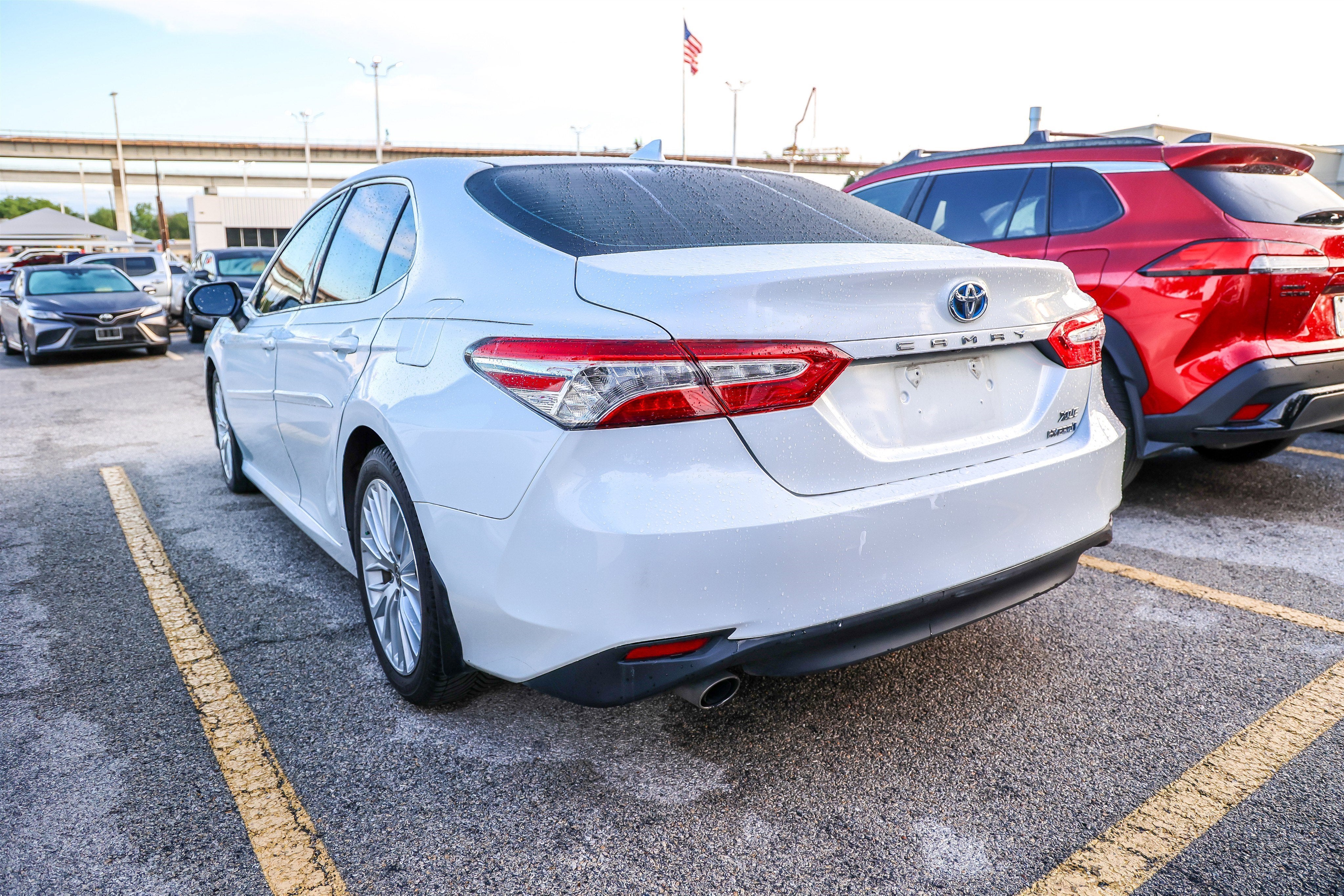 2020 Toyota Camry Hybrid Hybrid XLE