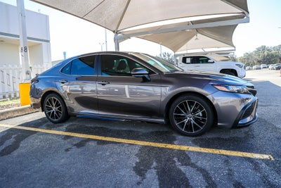 2022 Toyota CAMRY SE