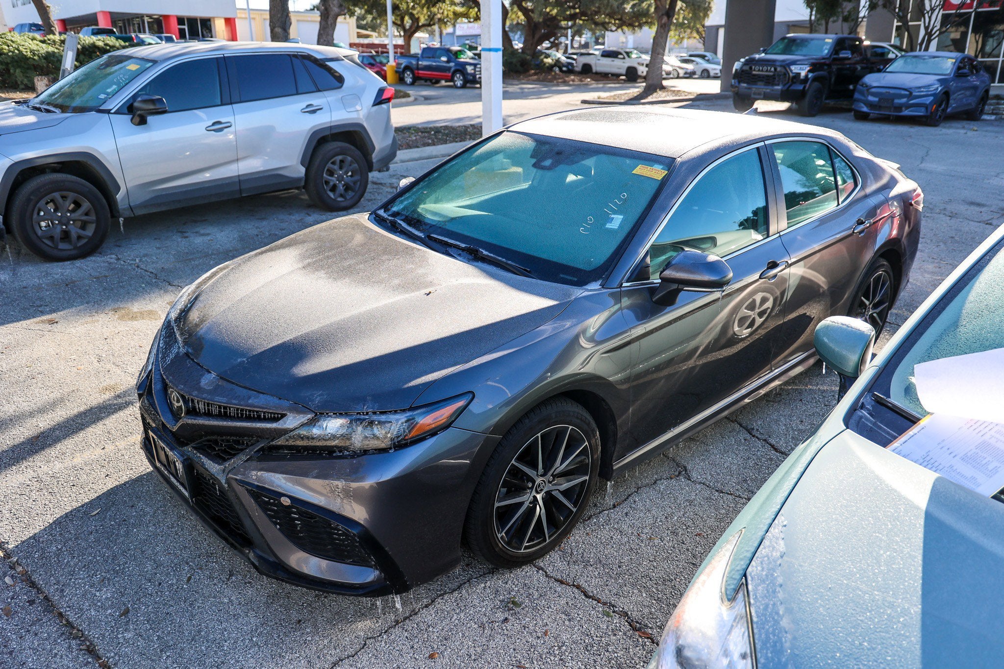 2023 Toyota CAMRY SE