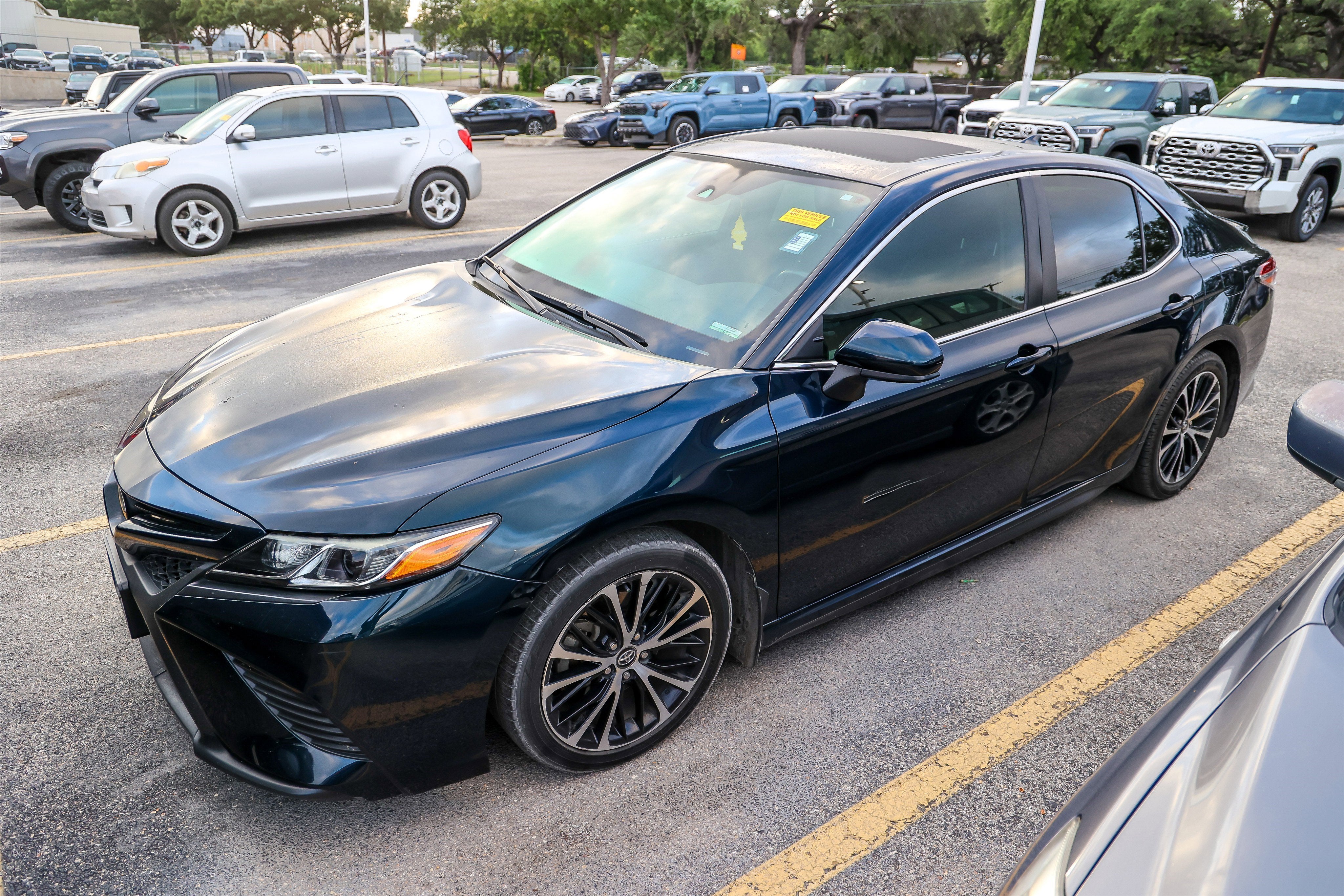 2020 Toyota Camry SE