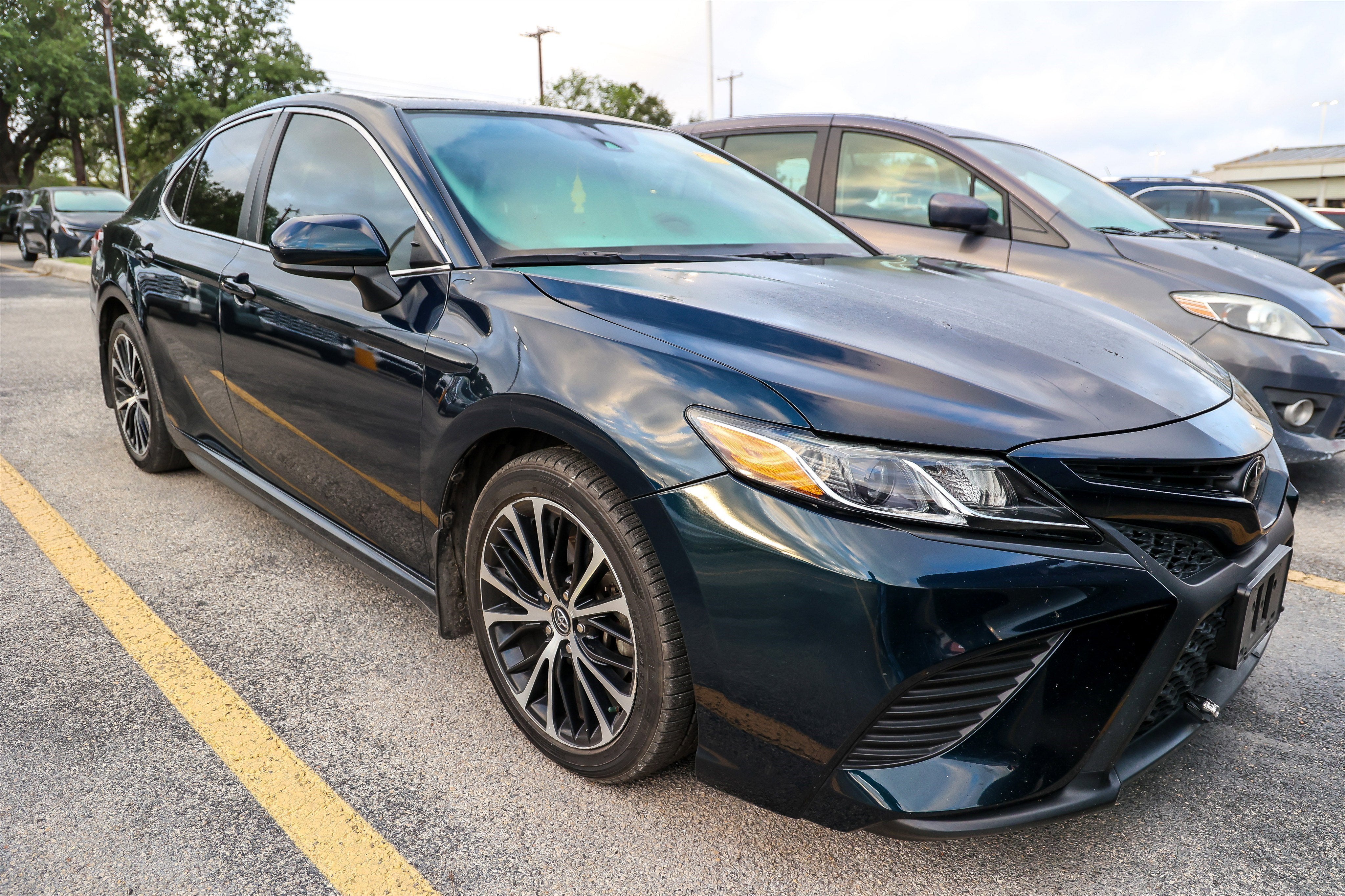 2020 Toyota Camry SE