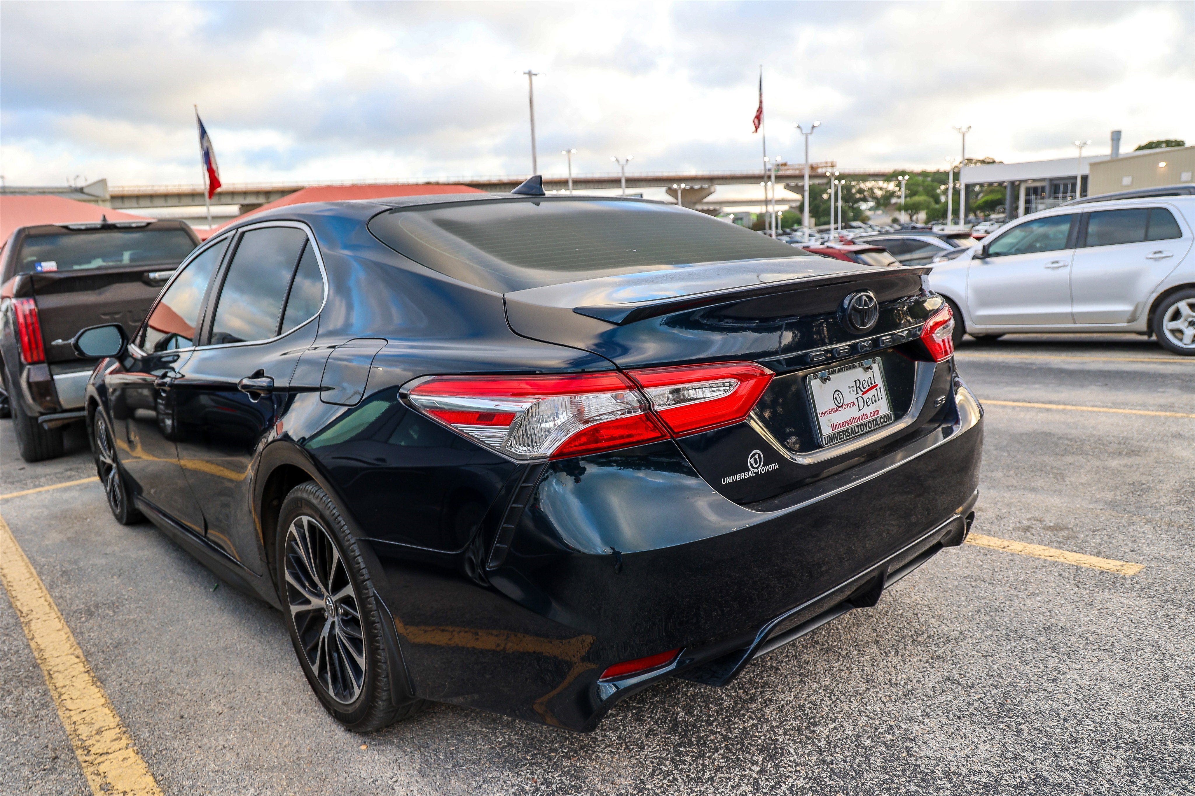 2020 Toyota Camry SE