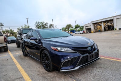2022 Toyota Camry Hybrid XSE
