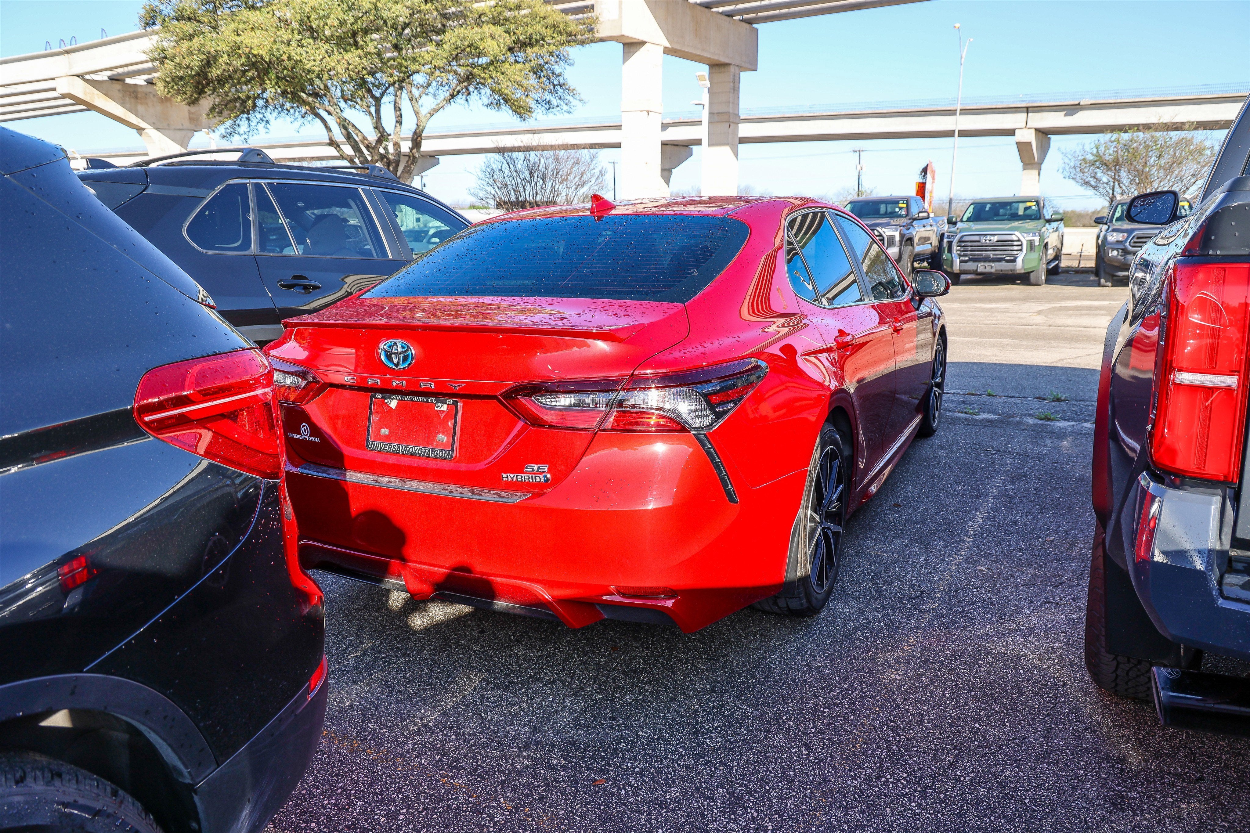 2023 Toyota CAMRY Hybrid SE