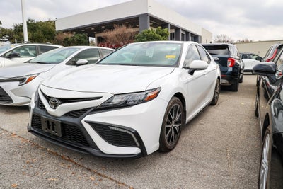 2024 Toyota CAMRY SE
