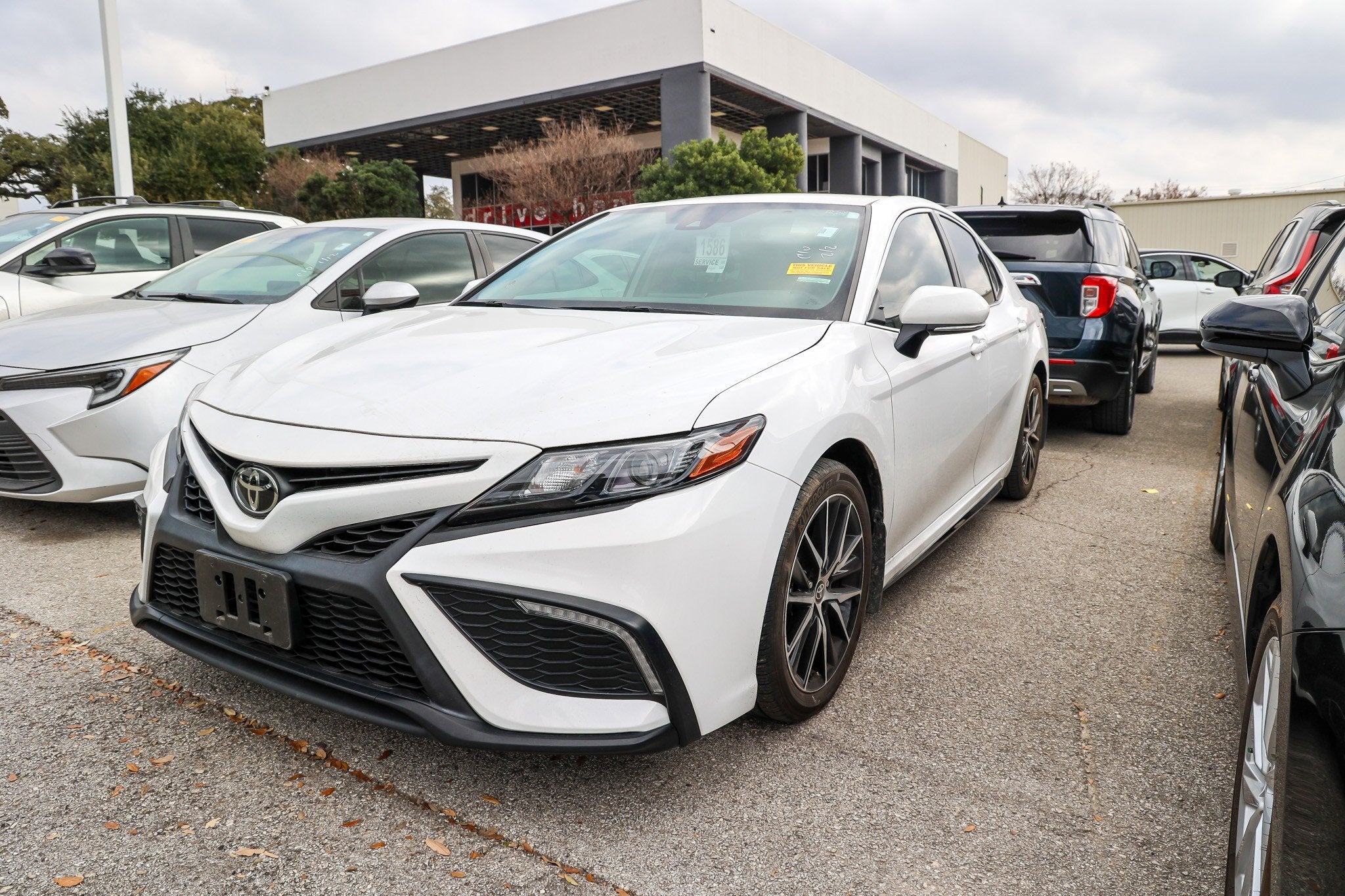 2024 Toyota CAMRY SE