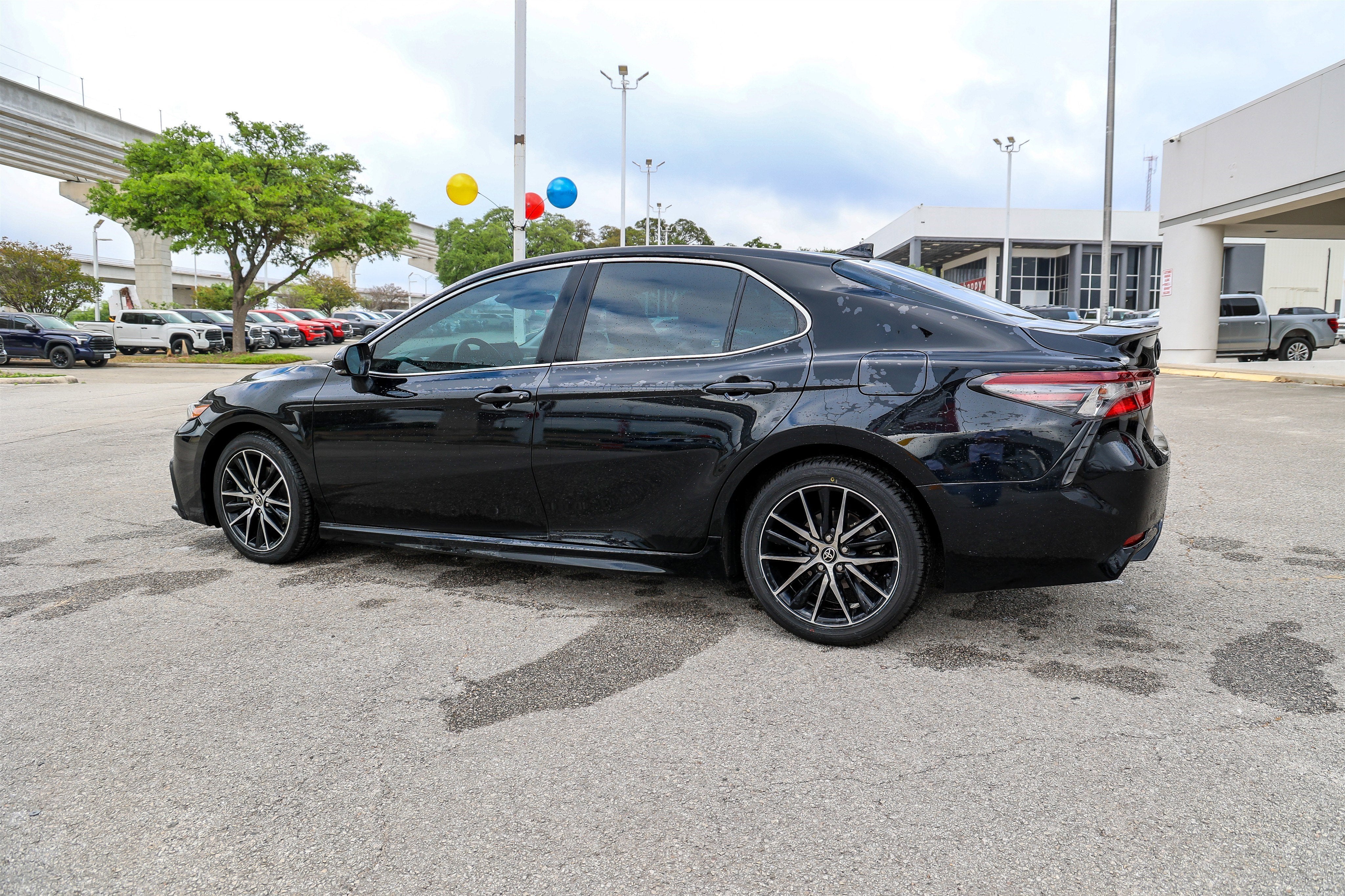 2022 Toyota CAMRY SE