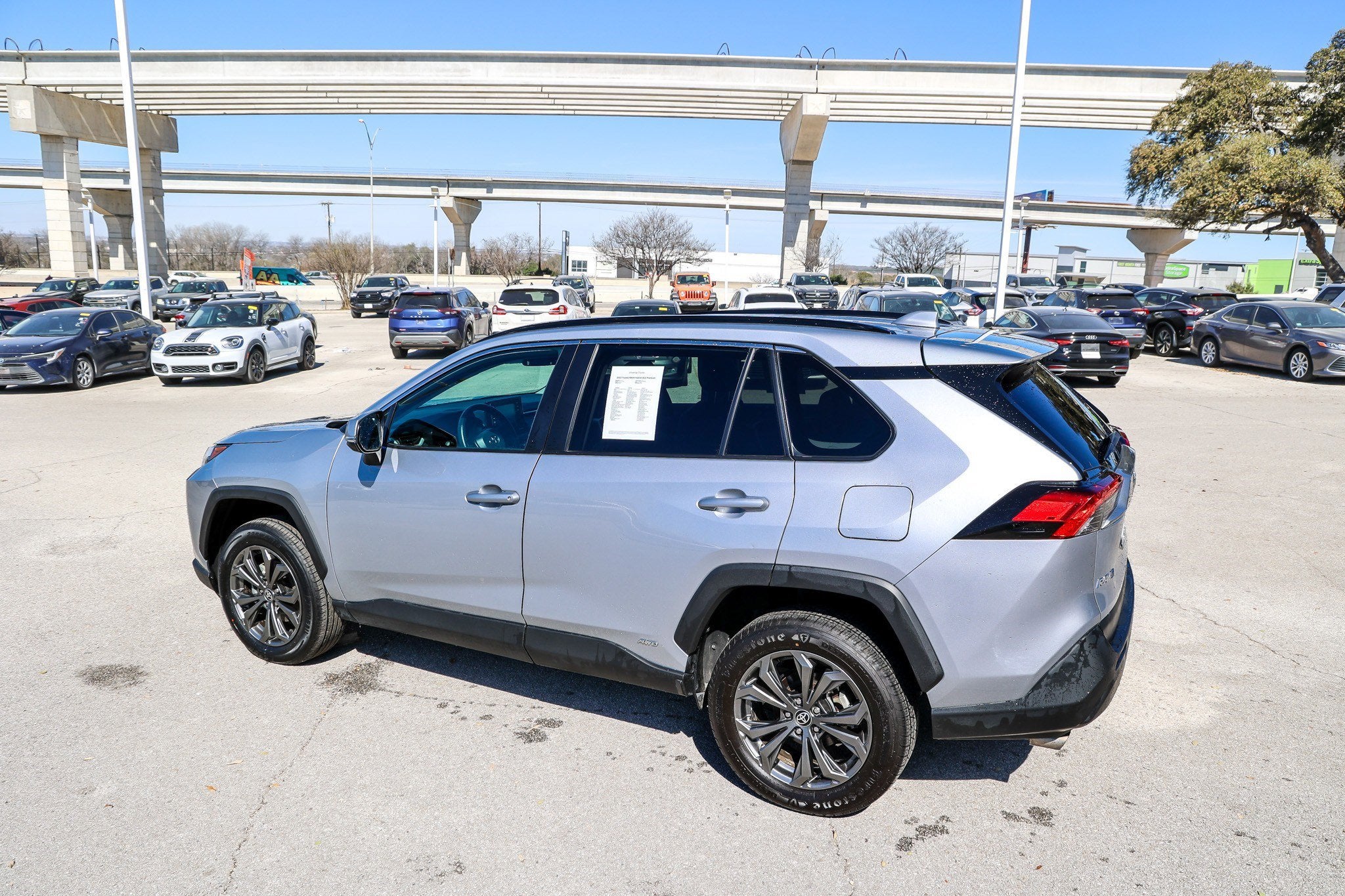 2022 Toyota RAV4 HYBRID Hybrid XLE Premium