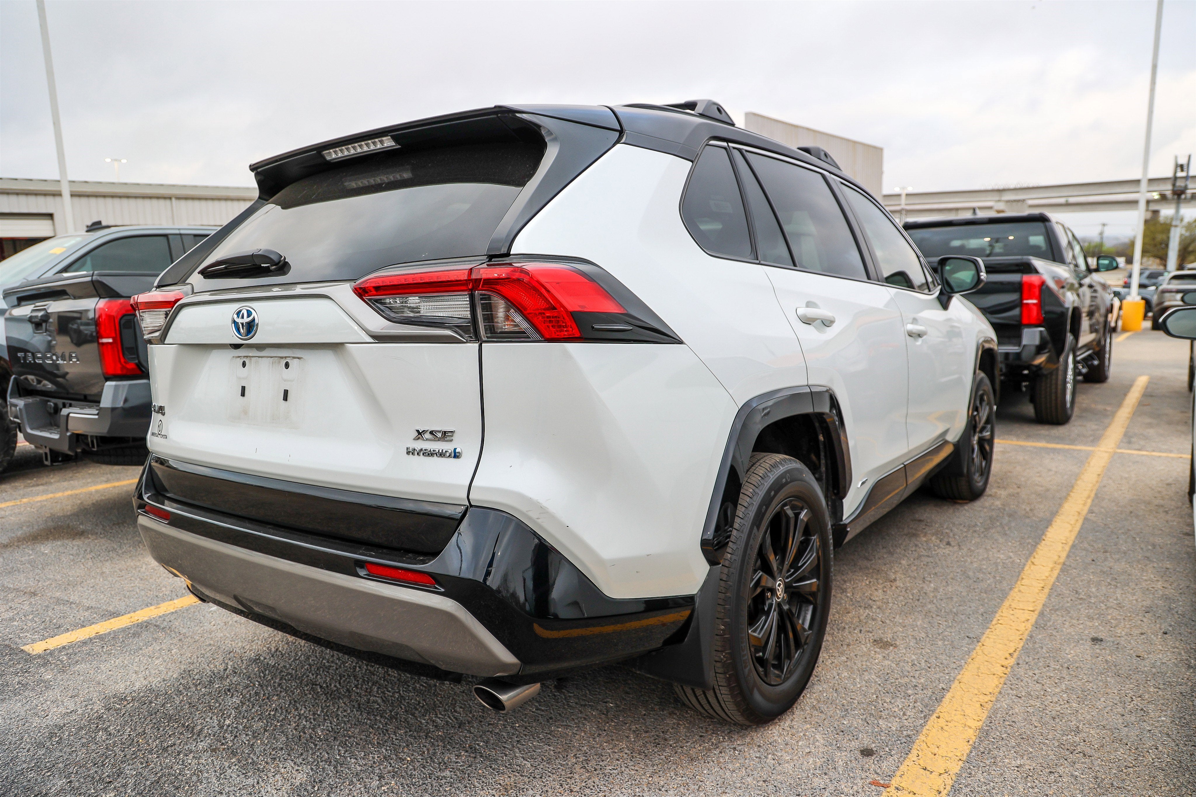 2024 Toyota RAV4 HYBRID Hybrid XSE