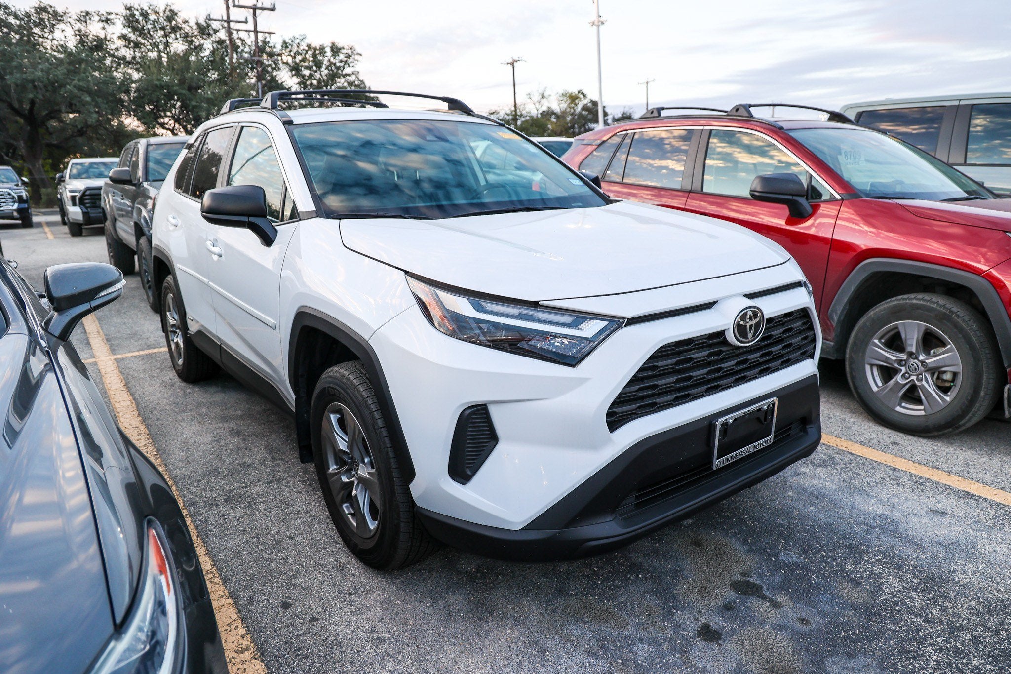 2025 Toyota RAV4 Hybrid LE