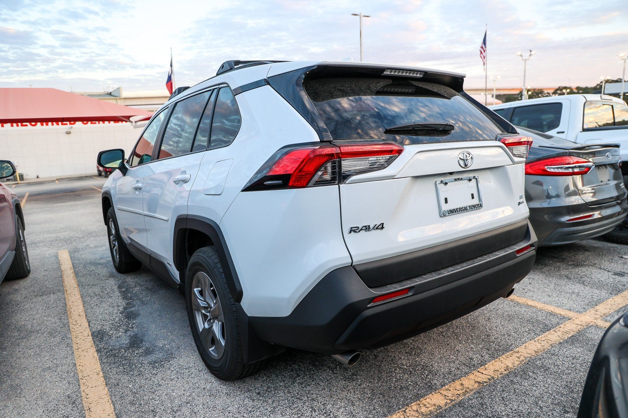 2025 Toyota RAV4 Hybrid LE