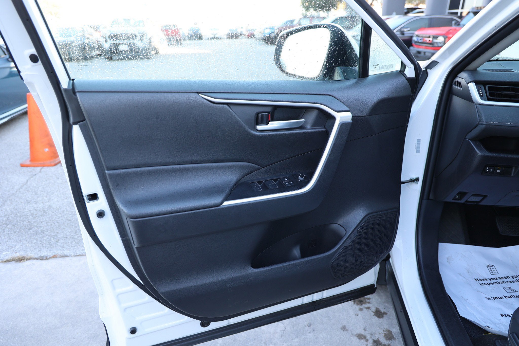 2025 Toyota RAV4 HYBRID Hybrid XLE