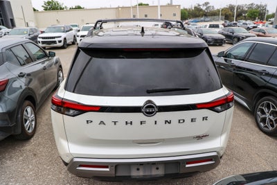 2022 Nissan Pathfinder SL