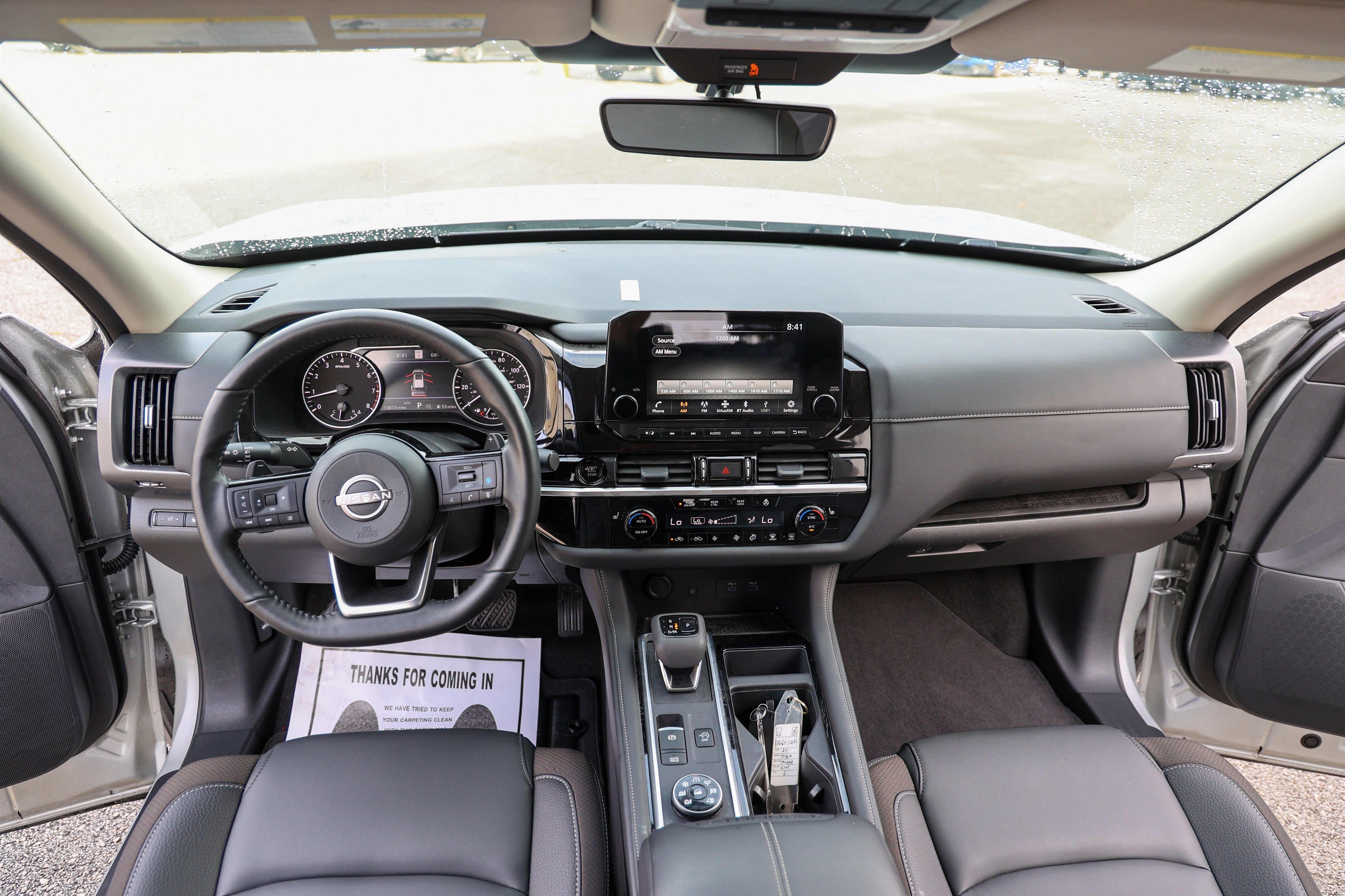 2025 Nissan Pathfinder SL