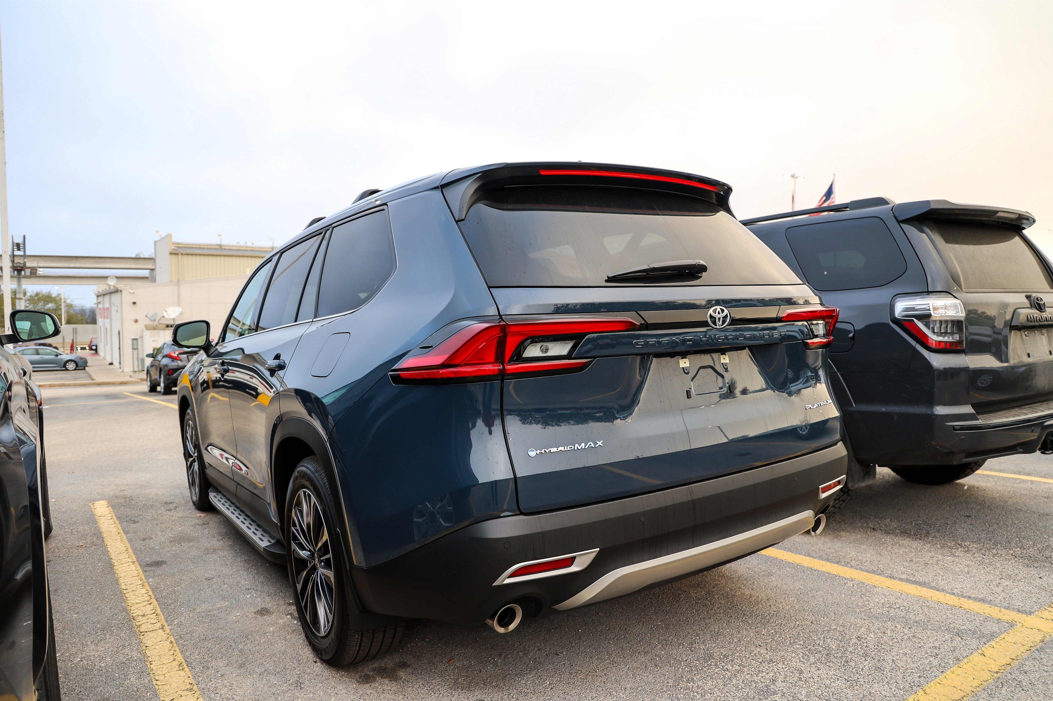 2026 Toyota GRAND HIGHLANDER HEV Hybrid MAX Platinum