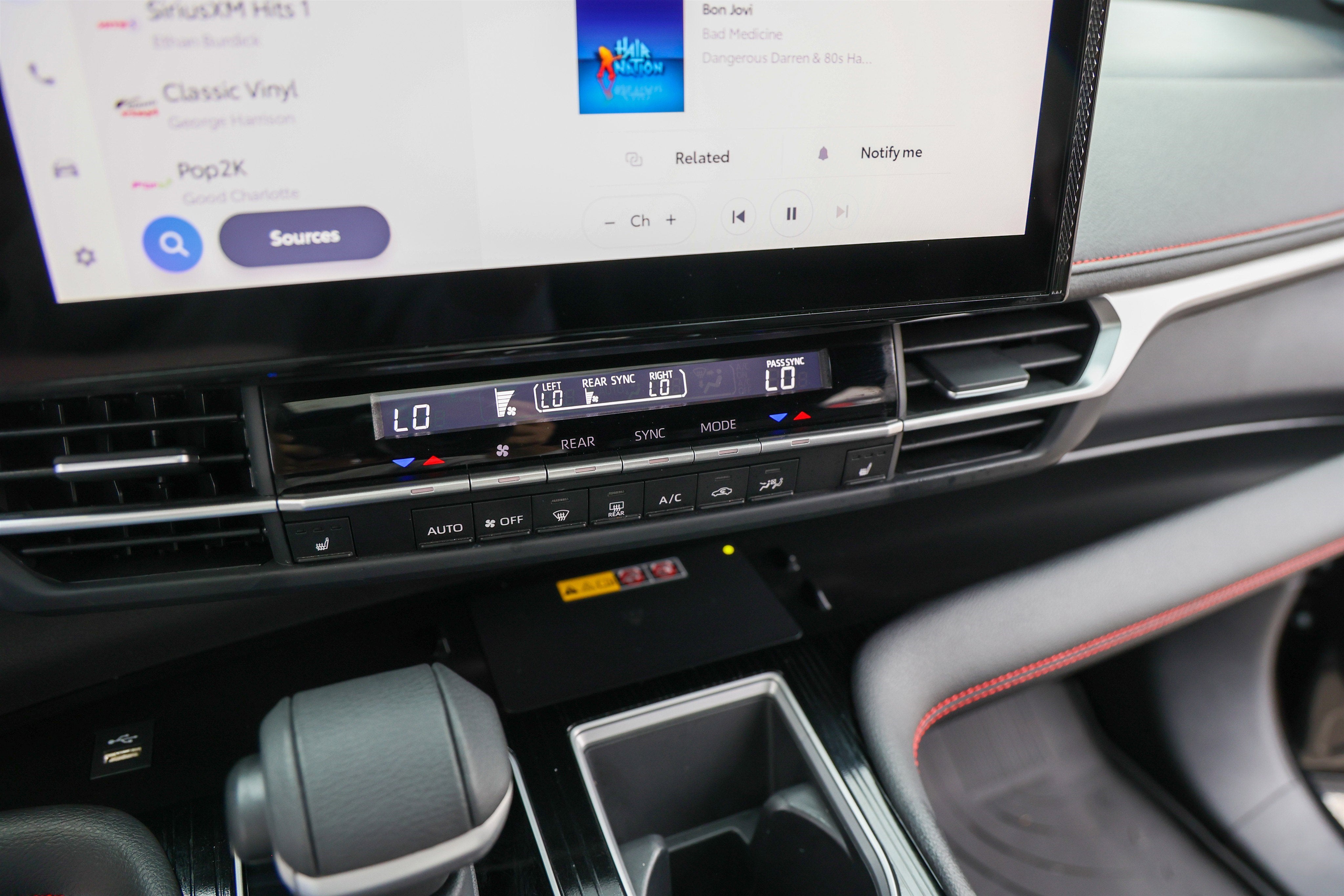 2025 Toyota SIENNA XSE XSE