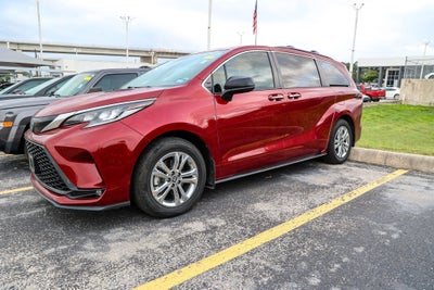 2022 Toyota Sienna XSE