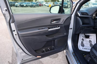 2025 Toyota Sienna Platinum