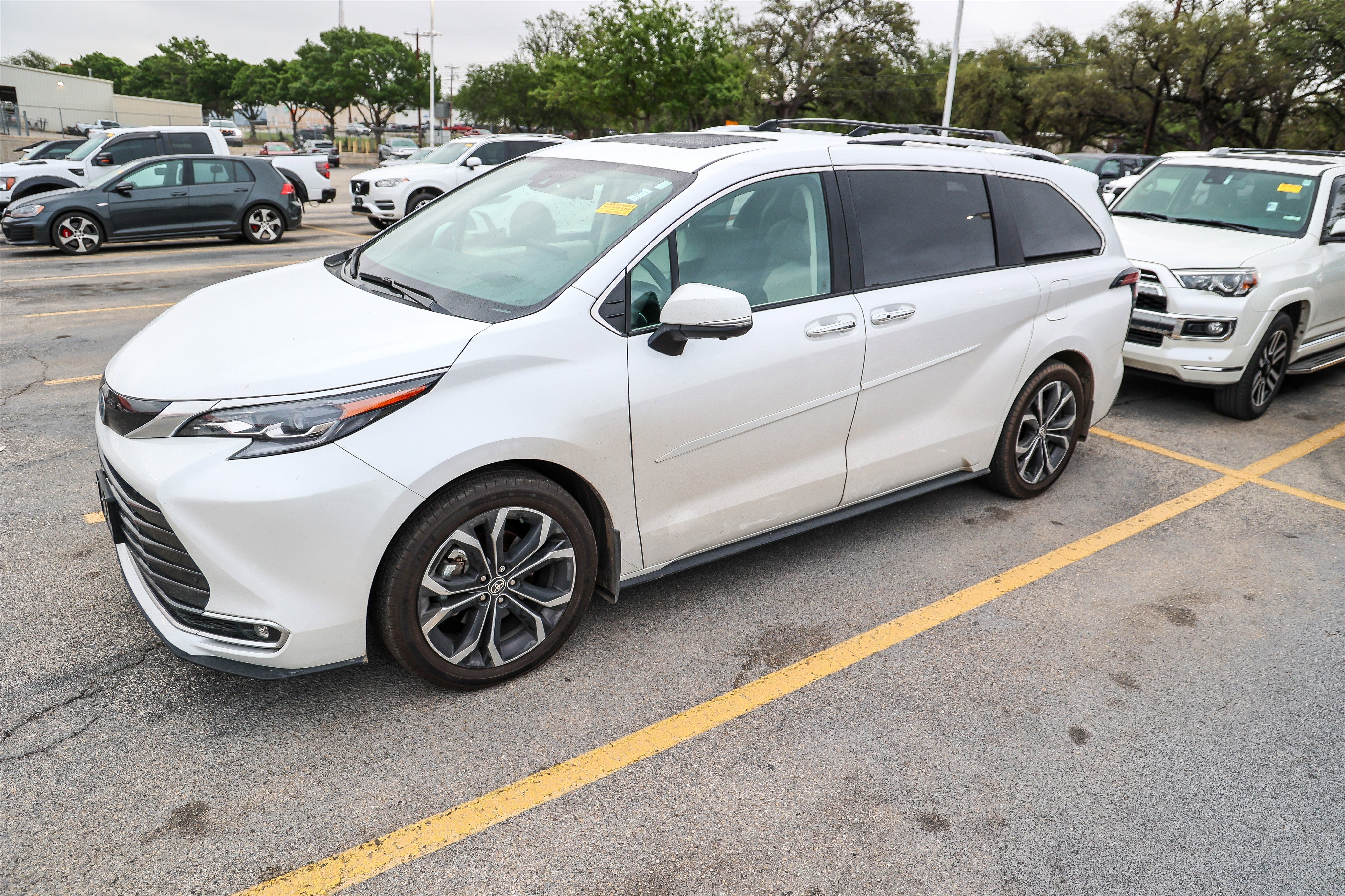 2025 Toyota SIENNA PLATINUM Platinum