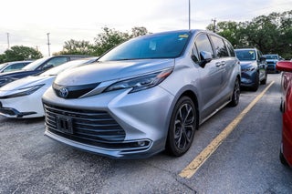 2025 Toyota Sienna Platinum
