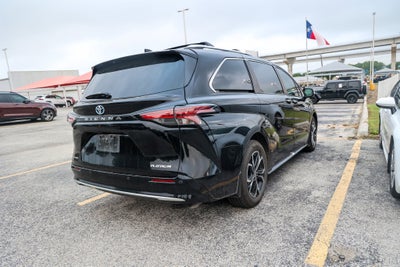 2025 Toyota Sienna Platinum