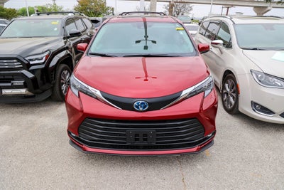 2025 Toyota SIENNA XLE XLE