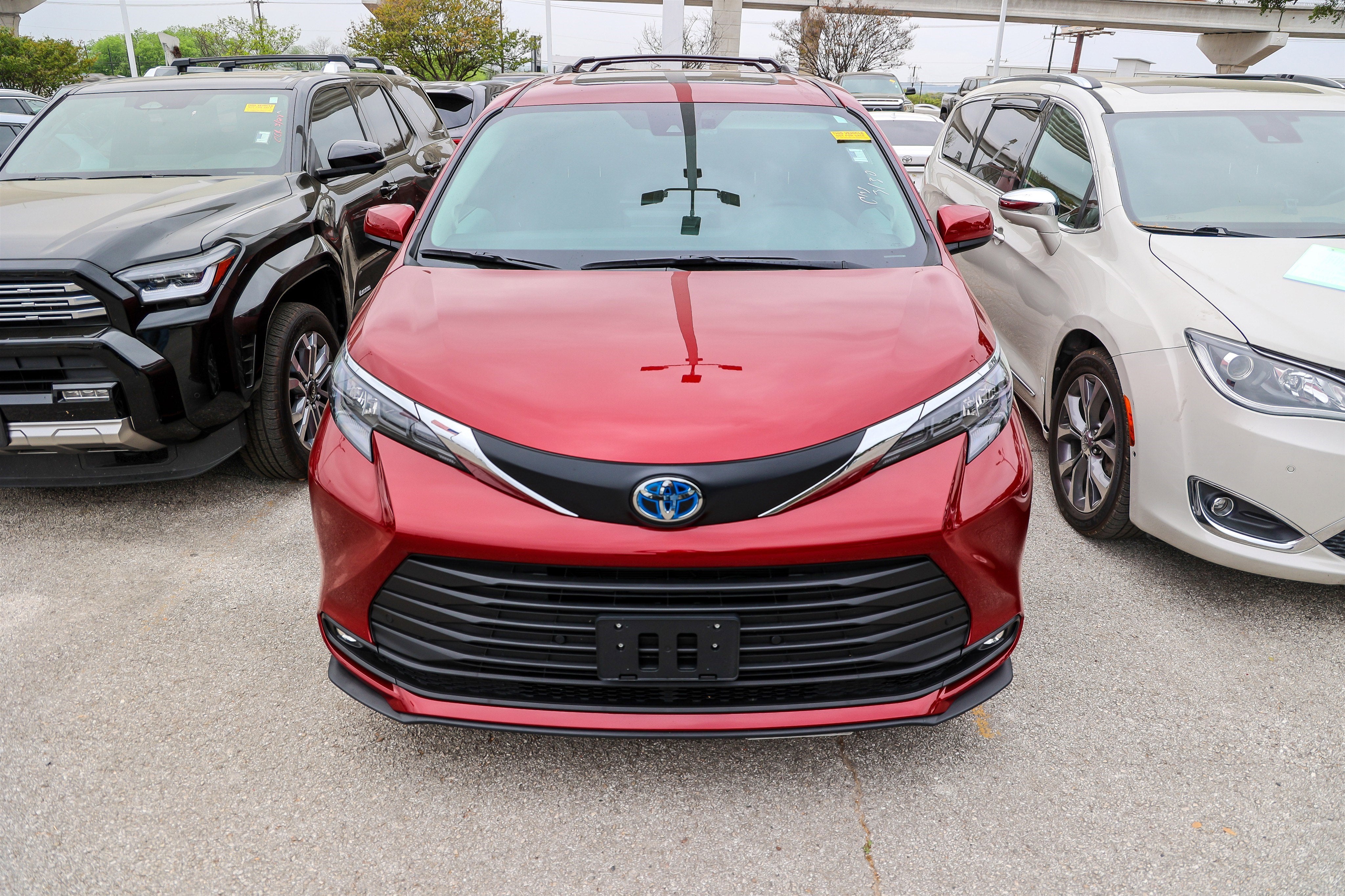 2025 Toyota SIENNA XLE XLE