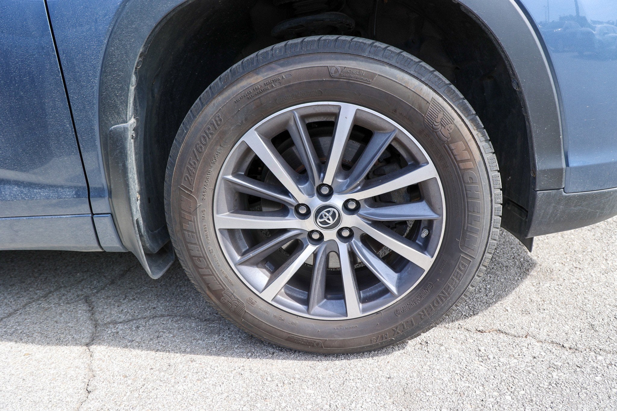 2018 Toyota HIGHLANDER XLE