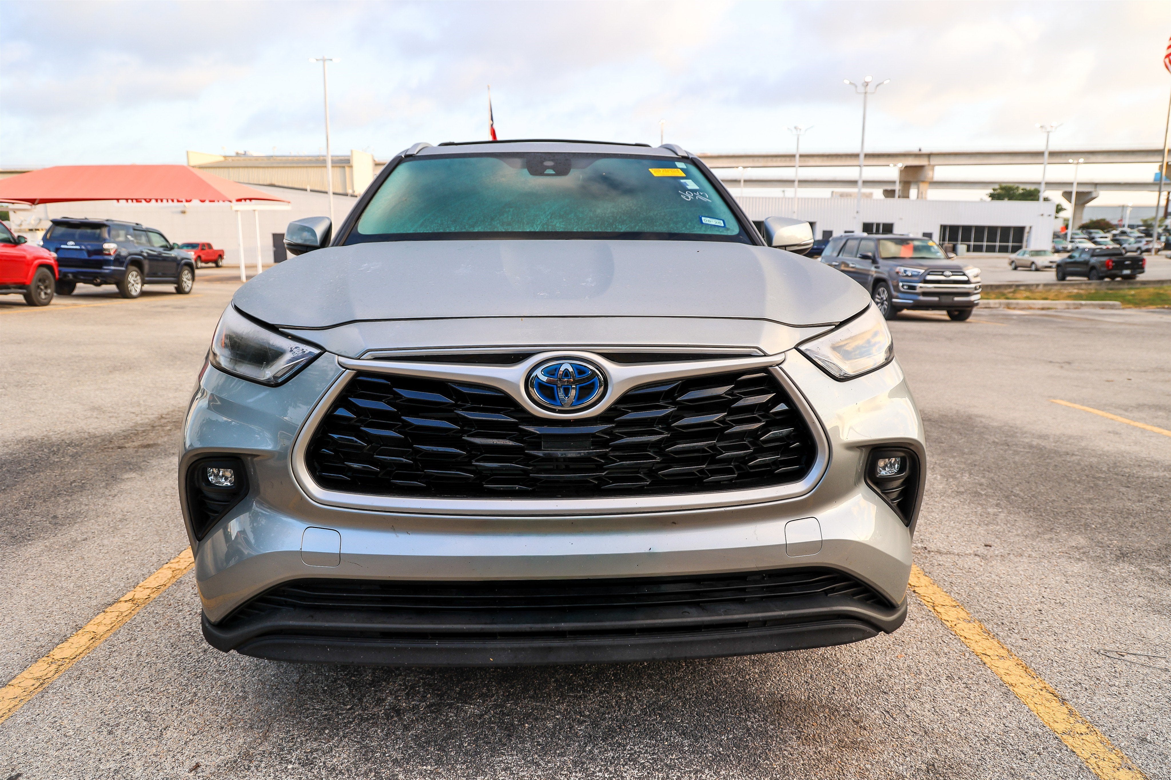 2023 Toyota Highlander Hybrid XLE