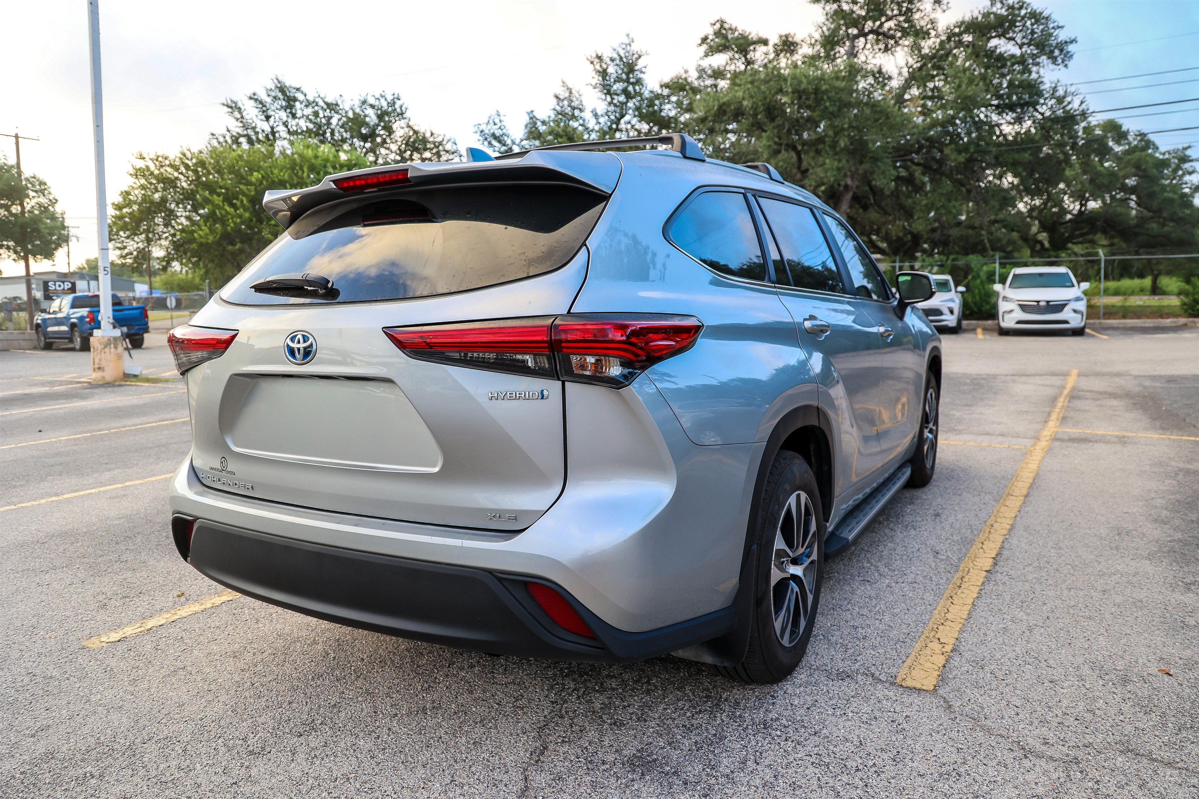 2023 Toyota Highlander Hybrid XLE