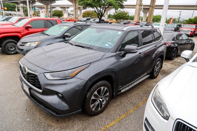 2025 Toyota Highlander Hybrid XLE
