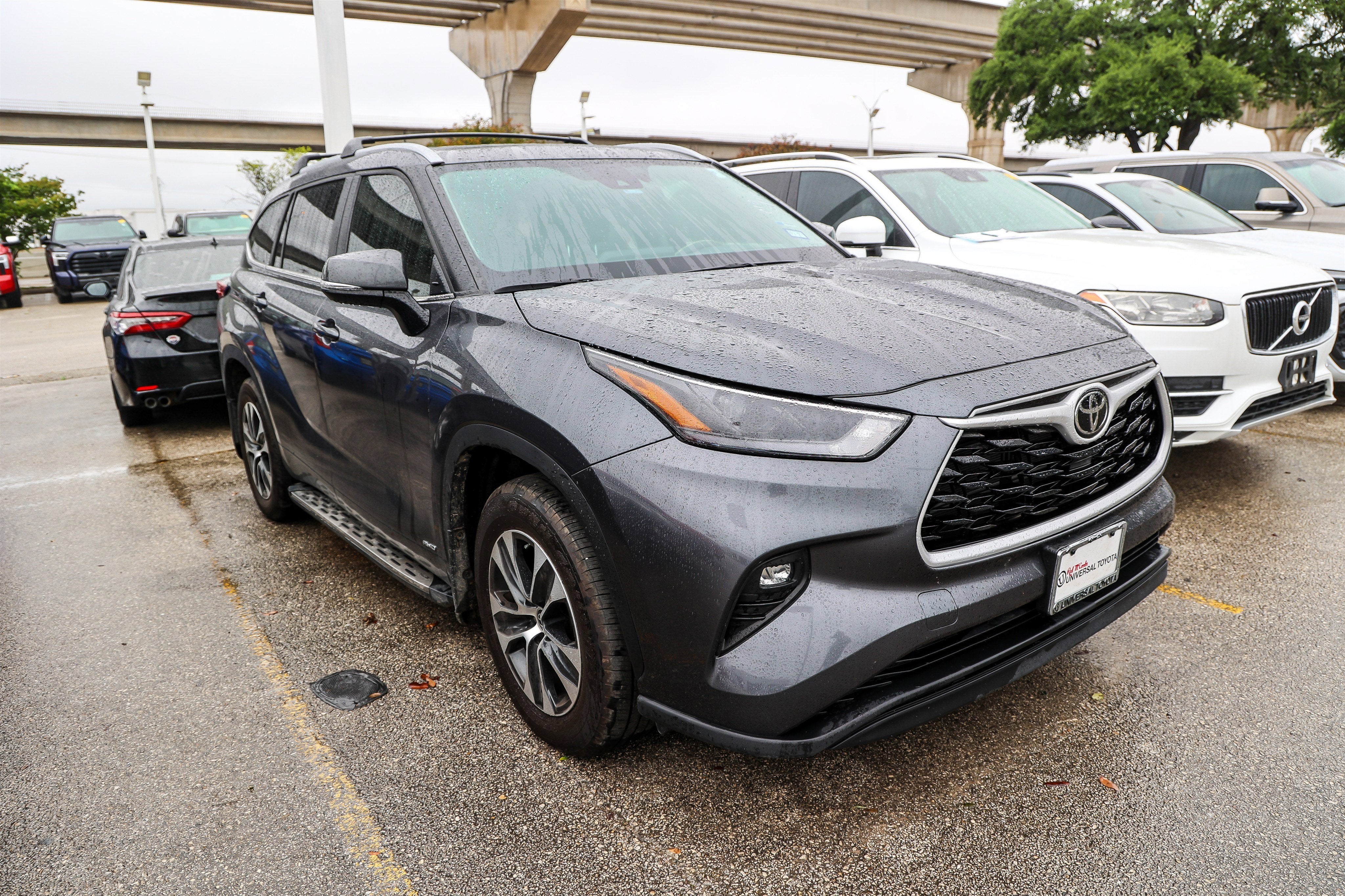 2025 Toyota Highlander Hybrid XLE