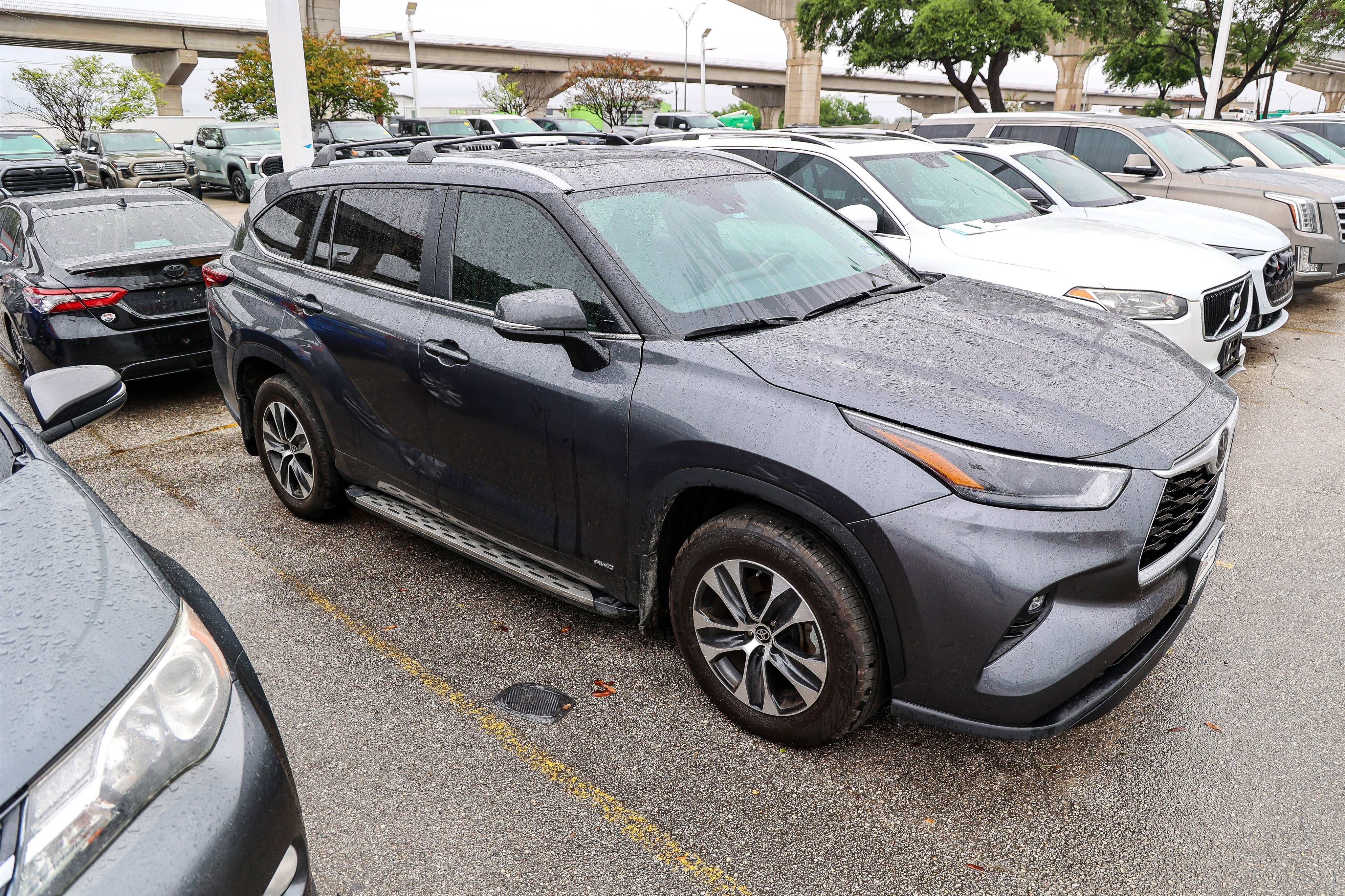 2025 Toyota Highlander Hybrid XLE