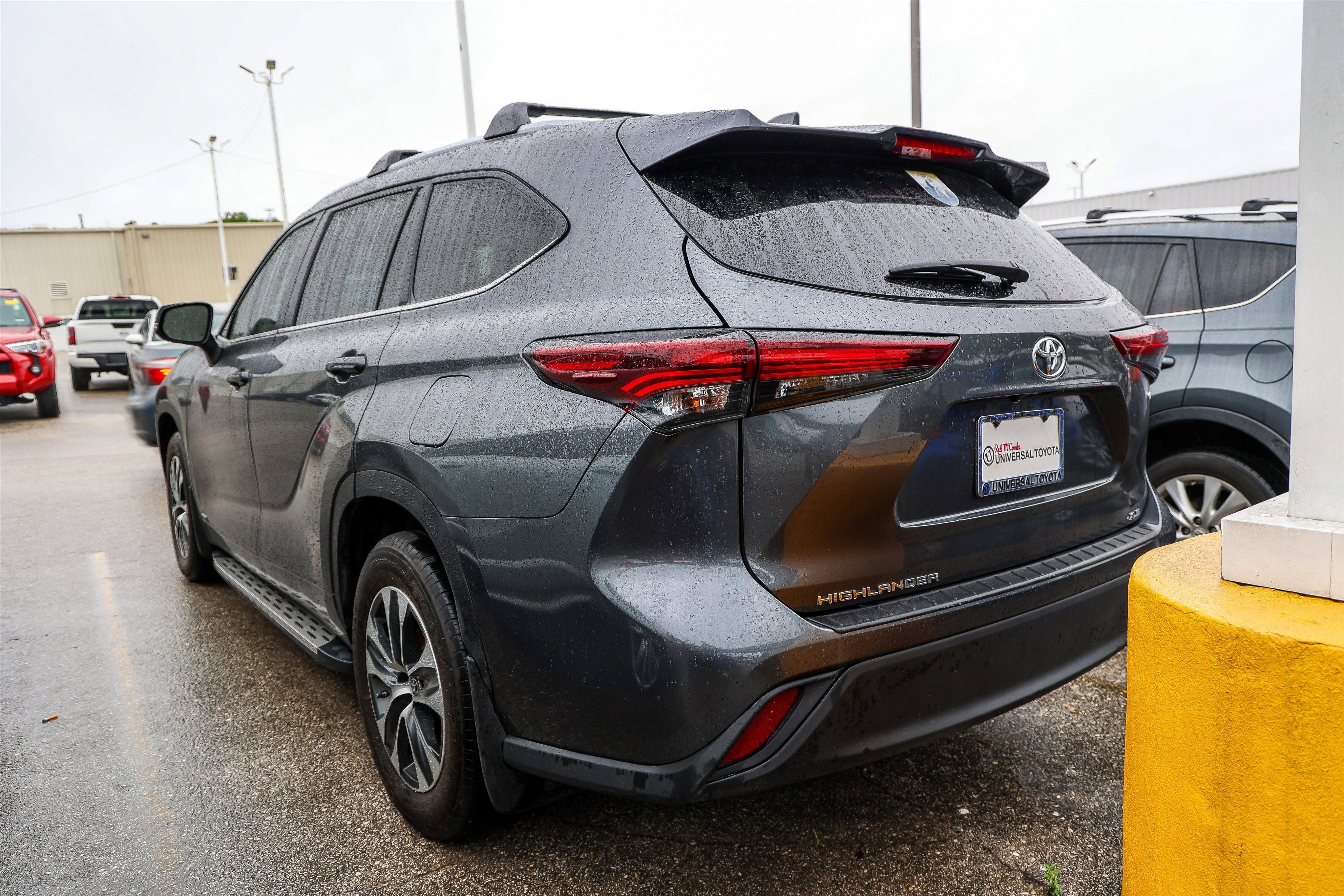 2025 Toyota Highlander Hybrid XLE