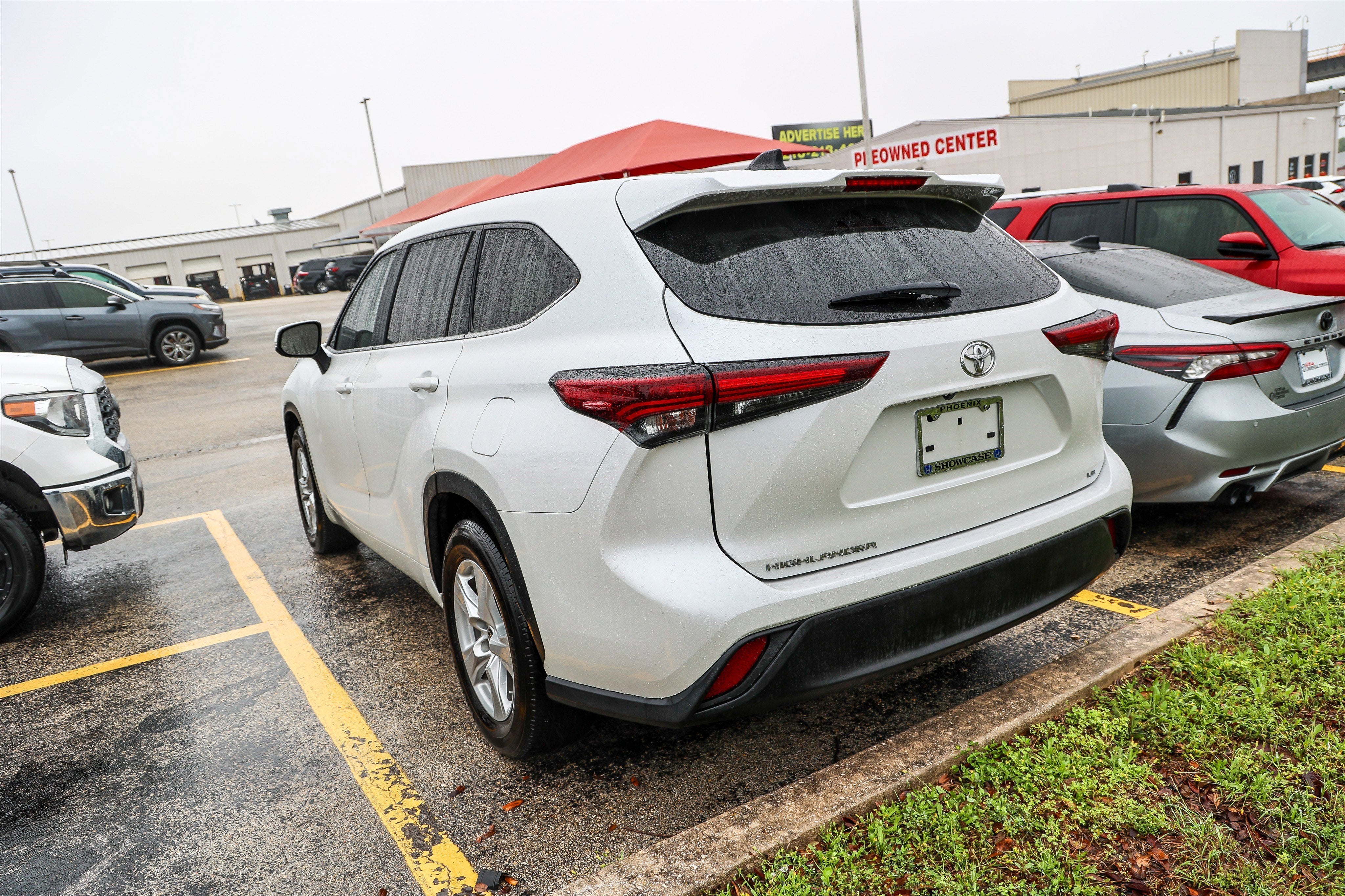 2024 Toyota HIGHLANDER LE